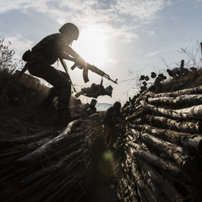 Səngərin kölgəsində doğan işıq