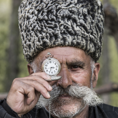 Zamanın gözünə baxmaq