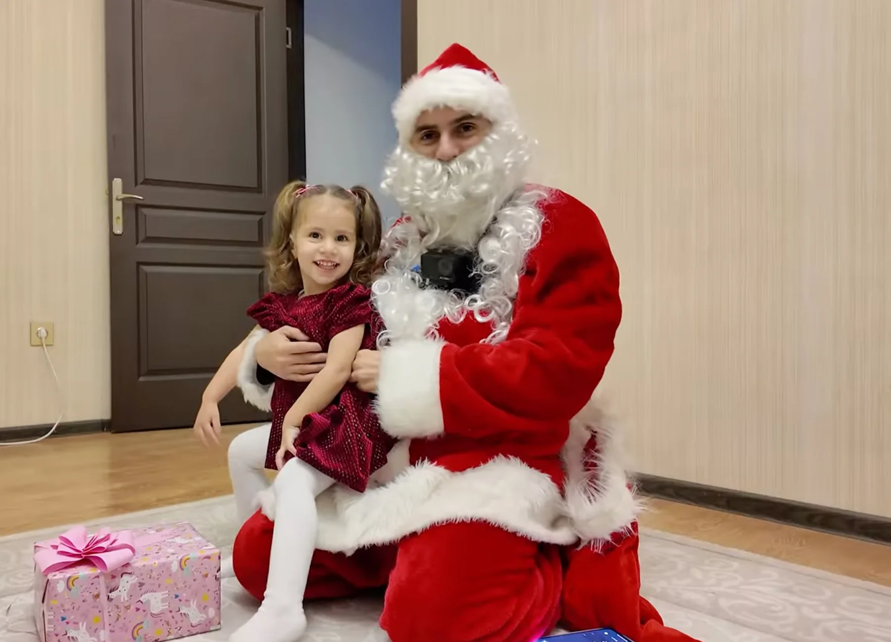 “Şaxta Baba ilə 89 uşağa sevinc” – Elxan Qəniyevin sosial aksiya layihəsi