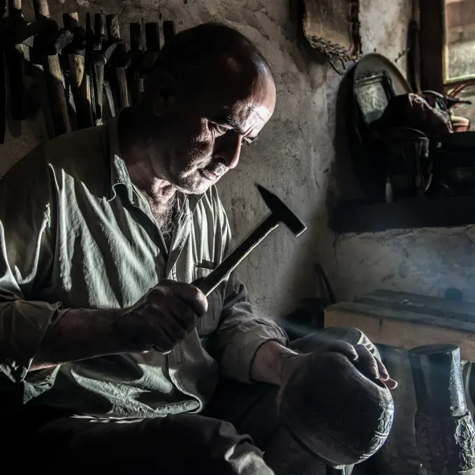 Əllərin Danışdığı Hekayə