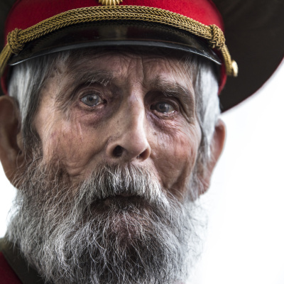 Baxışlar danışanda səssizlik geri çəkilir